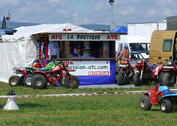 mise en place sur le terrain des structures d'accueil et de la boutique